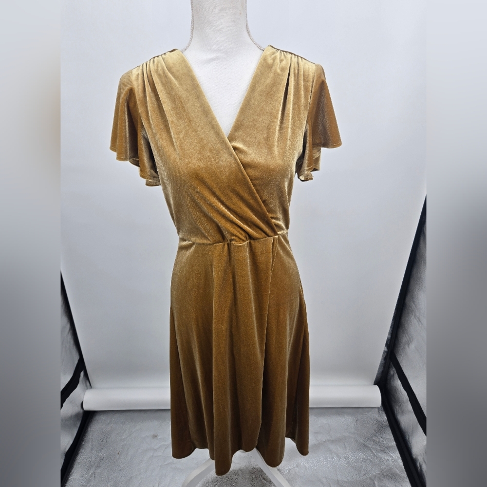 Lucy Paris Gold Velvet Faux Wrap-Style Midi Dress Medium (6277)